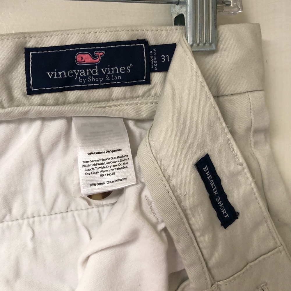 White Vineyard Vines Shorts